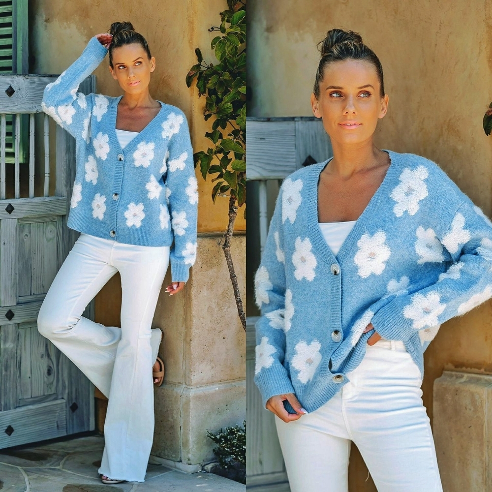 Soft Blue Floral Spring Cardigan Sweater Size Large Button Up Large